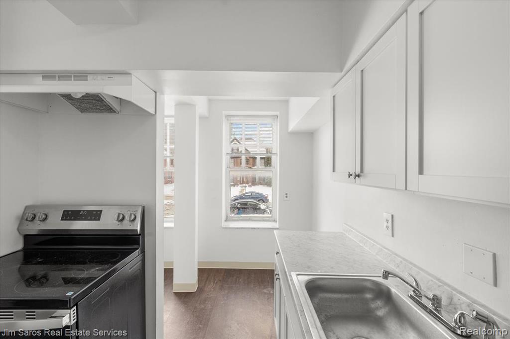 590 Parkview #101 Drive, Detroit, MI 48214 — Photo 11