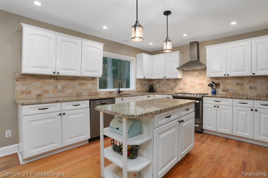 9884 Forest Ridge Drive, Clarkston, MI 48348 — Photo 9
