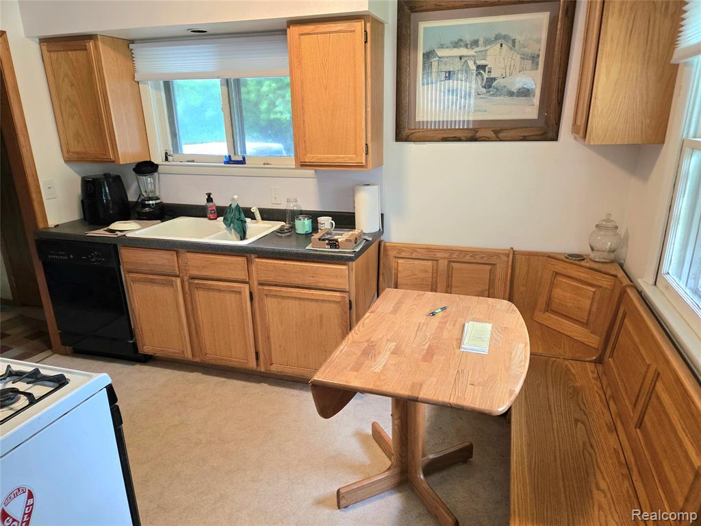 3433 W Mott Avenue, Flint, MI 48504 — Photo 9