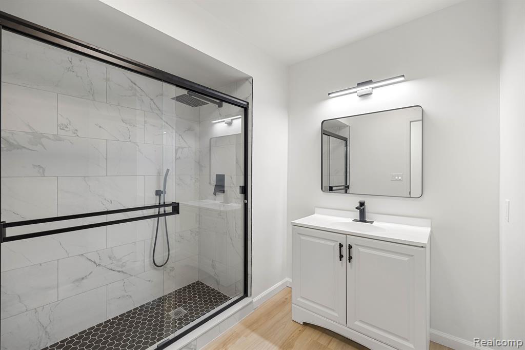 36988 Dartmoor Drive, Farmington Hills, MI 48331 — Photo 16