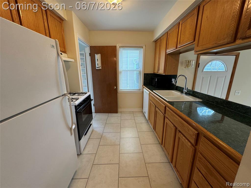 4235 Buckingham Avenue, Berkley, MI 48072 — Photo 12
