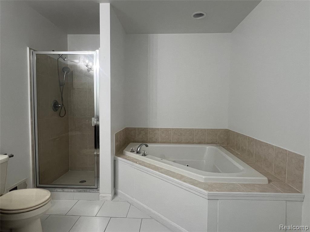 6161 Elarz Drive, Troy, MI 48085 — Photo 31