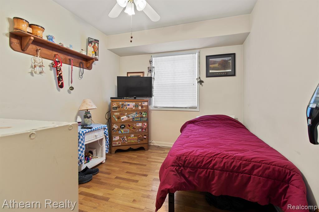 822 SOUTHWOOD Drive, Fenton, MI 48430 — Photo 10