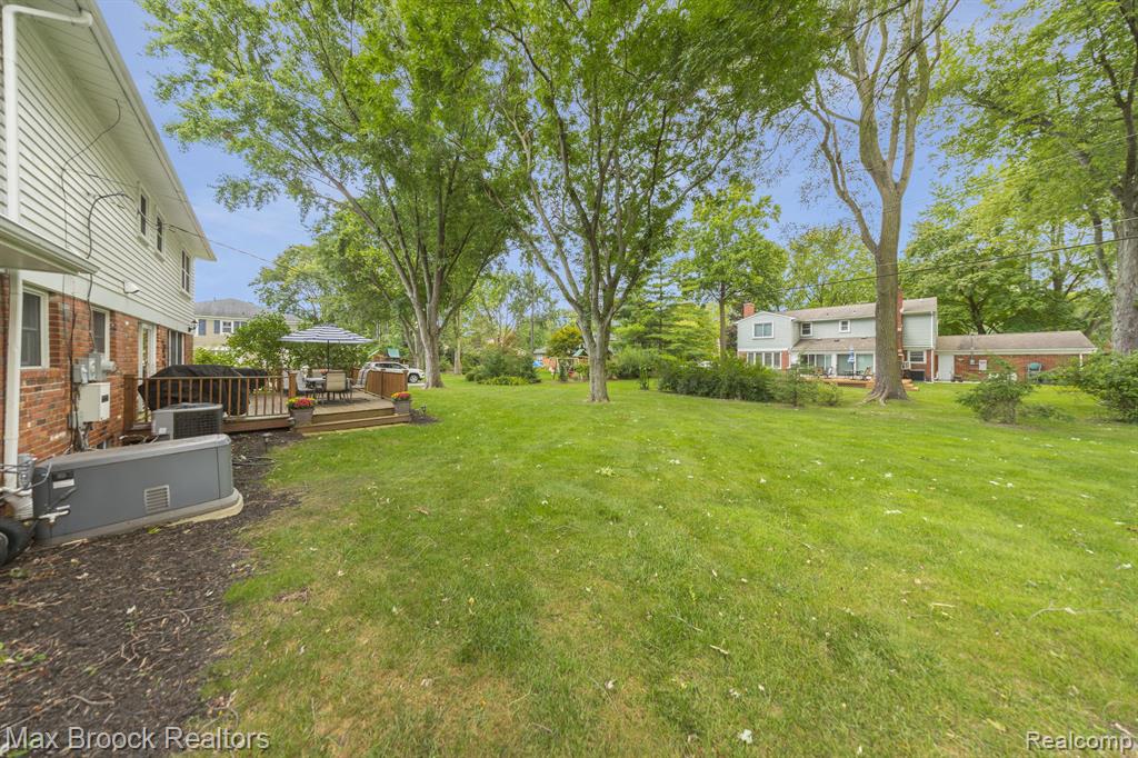 5562 PEBBLESHIRE Road, Bloomfield Hills, MI 48301 — Photo 47