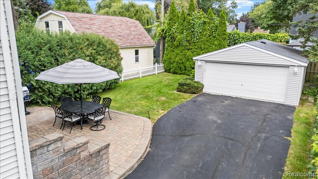 1775 Woodland Avenue, Sylvan Lake, MI 48320 — Photo 22