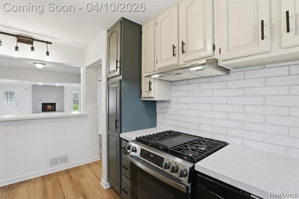 20201 Lancaster Street, Harper Woods, MI 48225 — Photo 15