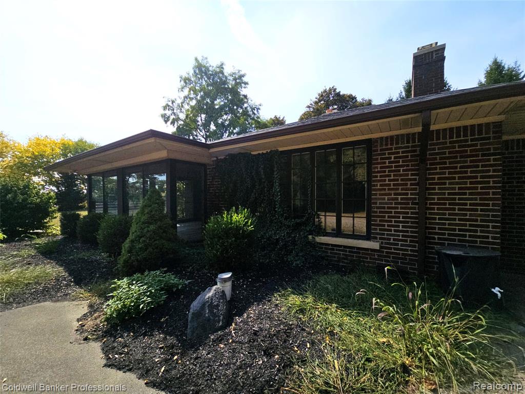 58540 Grand River Avenue, New Hudson, MI 48165 — Photo 9