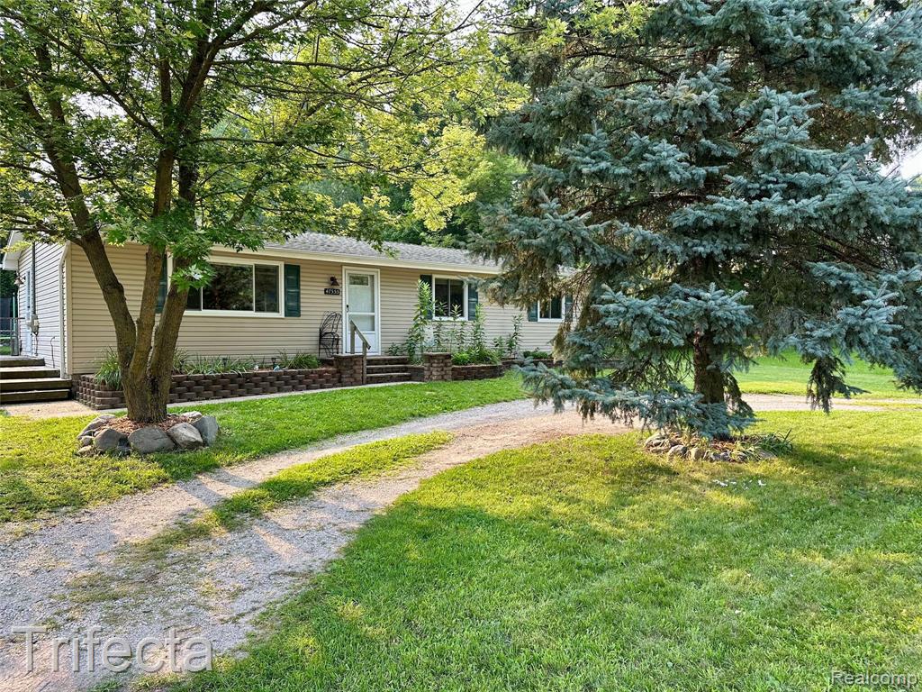 47555 Dequindre Road, Rochester Hills, MI 48307 — Photo 2