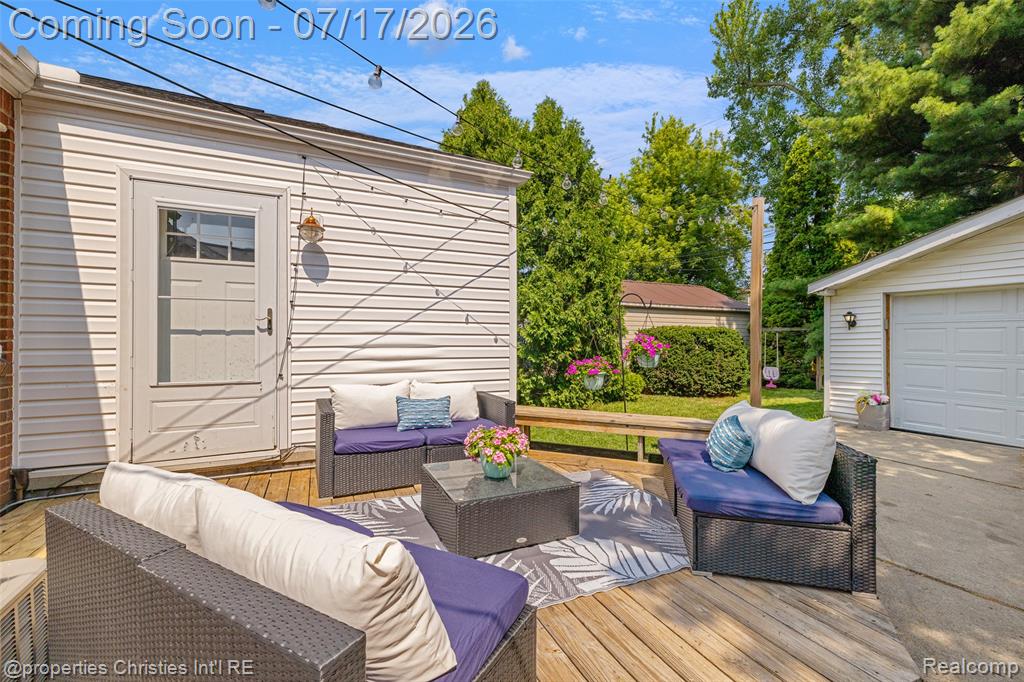 20855 Lochmoor Street, Harper Woods, MI 48225 — Photo 39