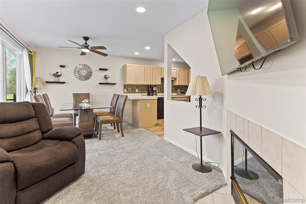 1033 Calpernia, Wixom, MI — Photo 14