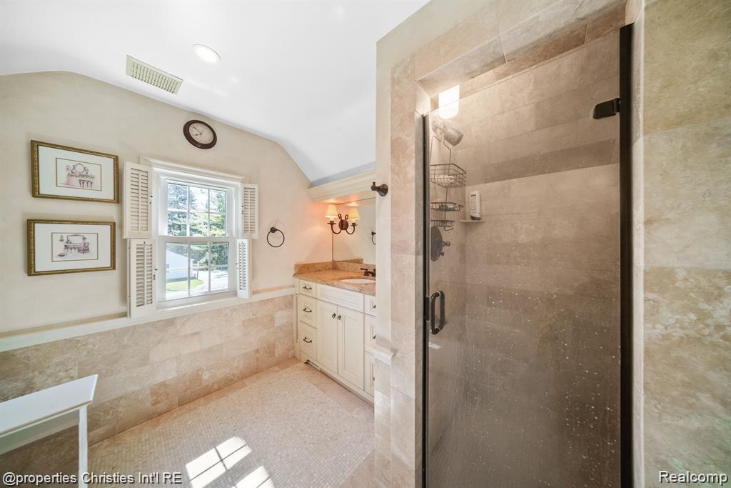 6050 W Surrey Road, Bloomfield Hills, MI 48301 — Photo 25