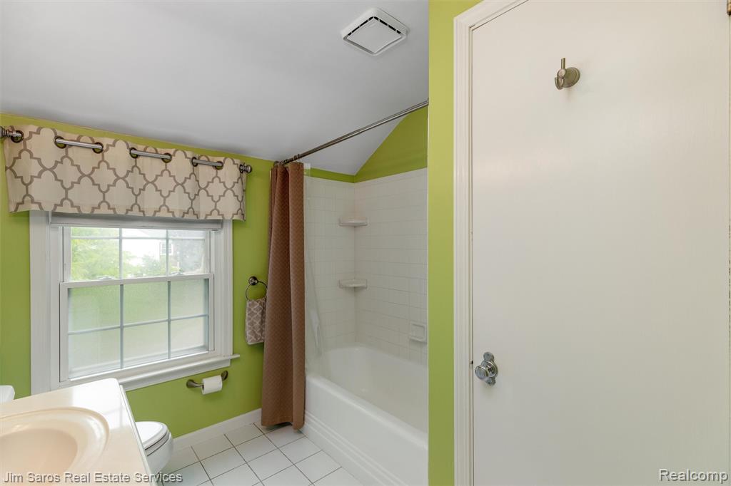 441 McKinley Avenue, Grosse Pointe Farms, MI 48236 — Photo 22