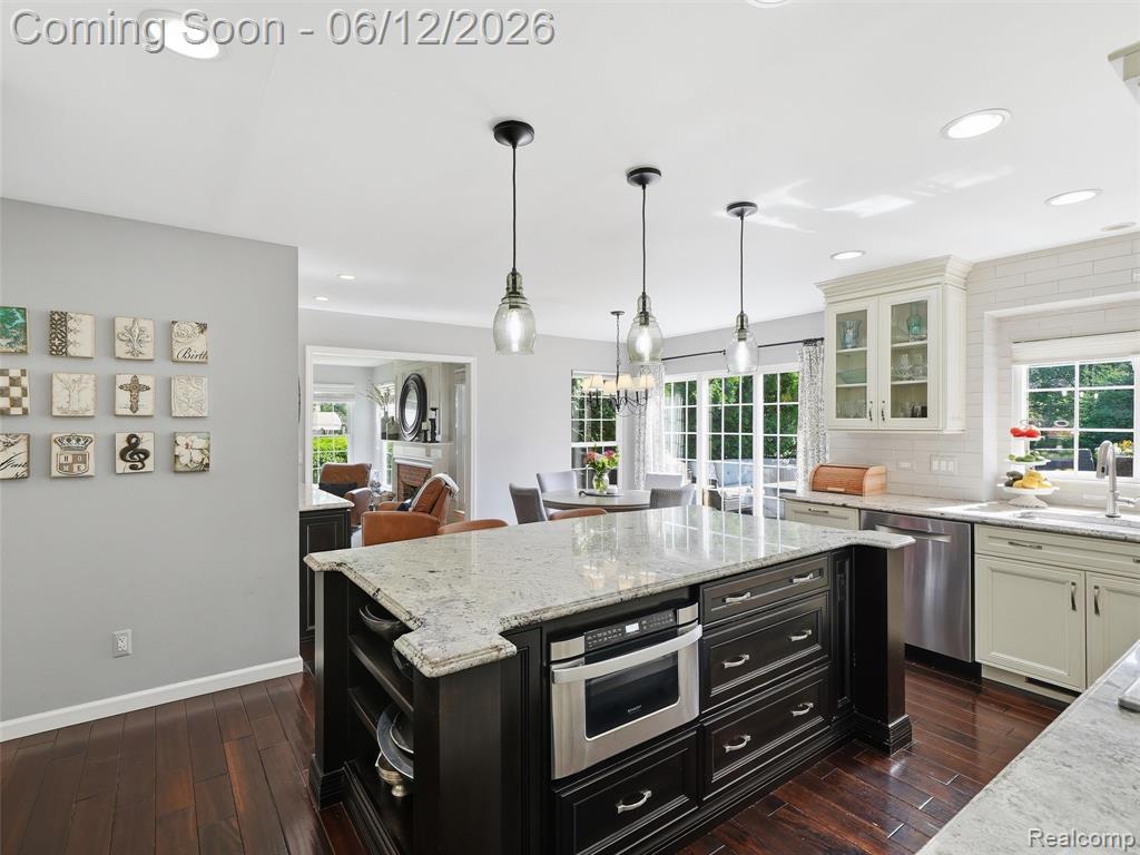 732 Westhills Drive, South Lyon, MI 48178 — Photo 7