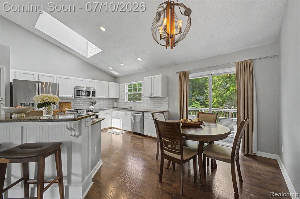 6400 Lake Meadow Drive, Waterford, MI 48327 — Photo 6
