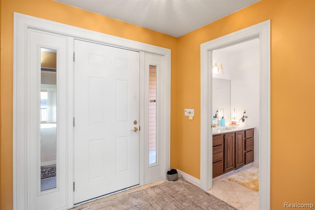 48041 BAYSHORE Drive, Belleville, MI 48111 — Photo 4
