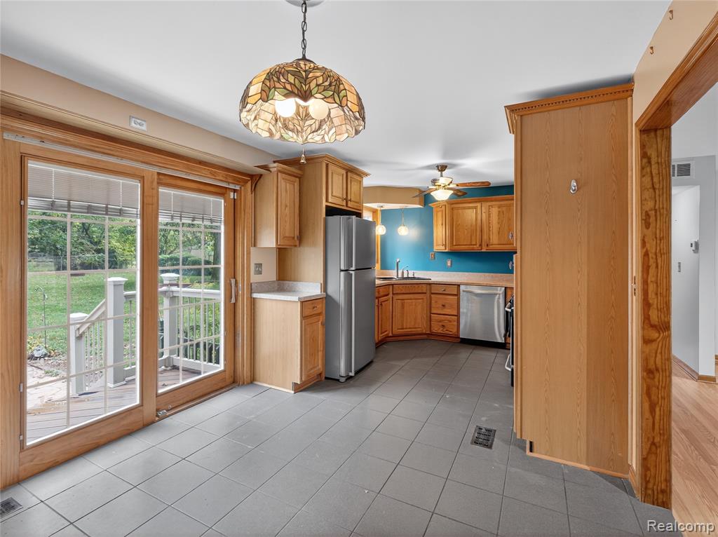 43801 Burtrig Road, Van Buren, MI 48111 — Photo 15