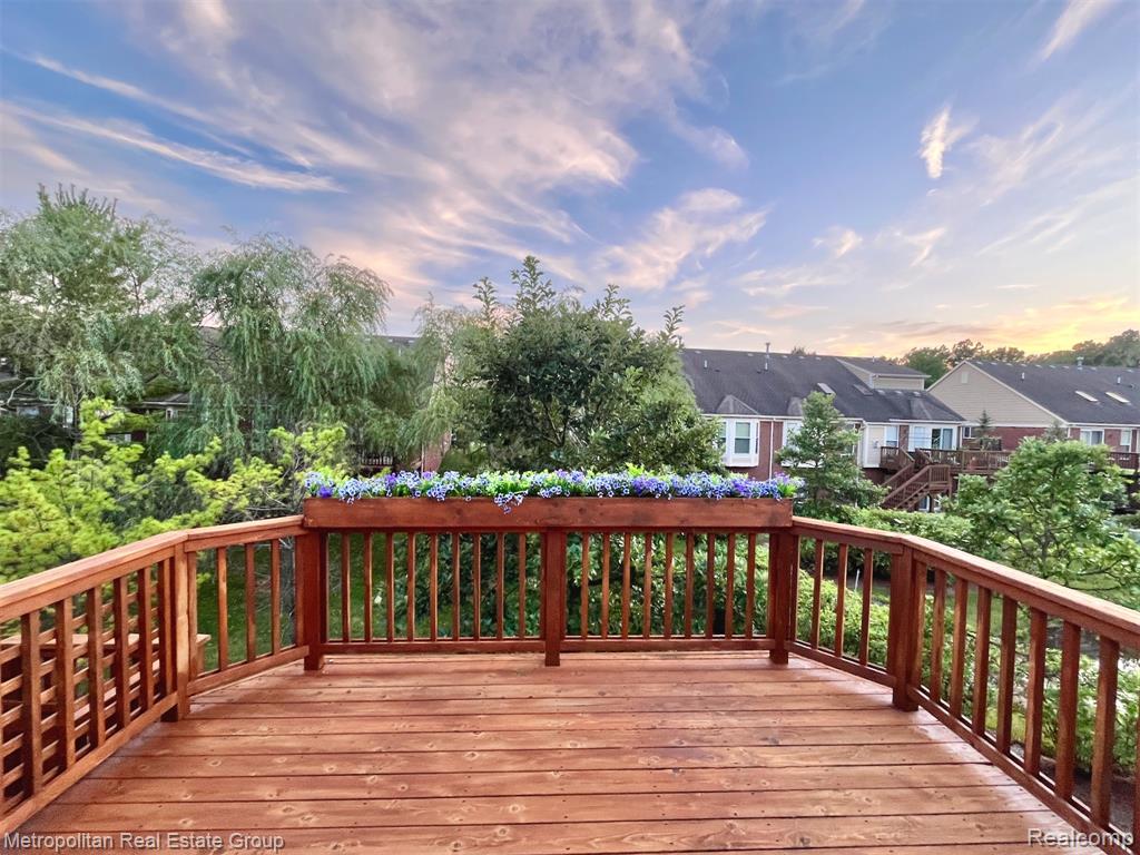 30207 Viewcrest Court, Novi, MI 48377 — Photo 37