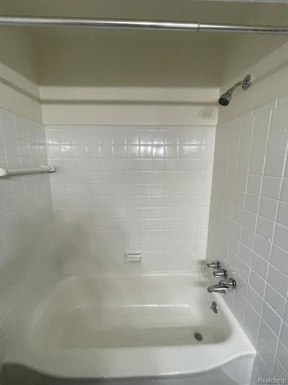9375 PENROD Street, Detroit, MI 48228 — Photo 42