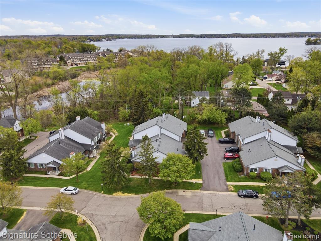 452 Nicolet Street, 6, Walled Lake, MI 48390 — Photo 4