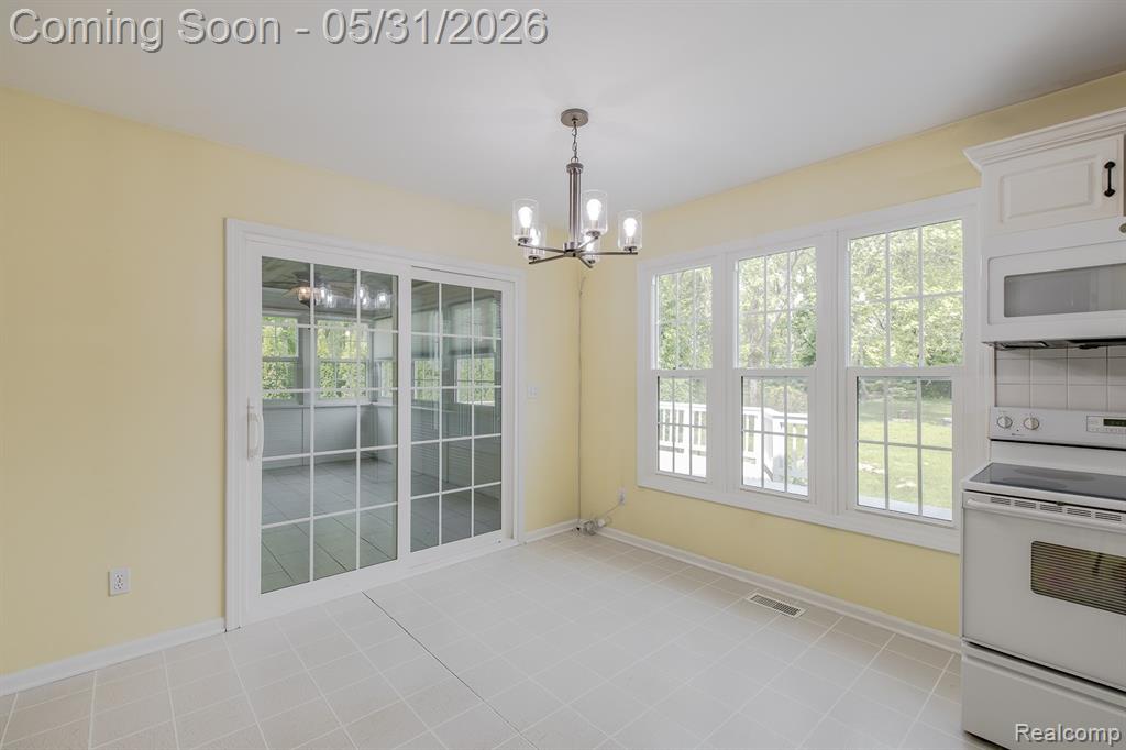 5020 Whitlow Court, Commerce Twp, MI 48382 — Photo 11