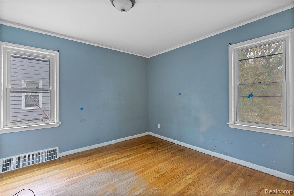20301 KENOSHA Street, Harper Woods, MI 48225 — Photo 11