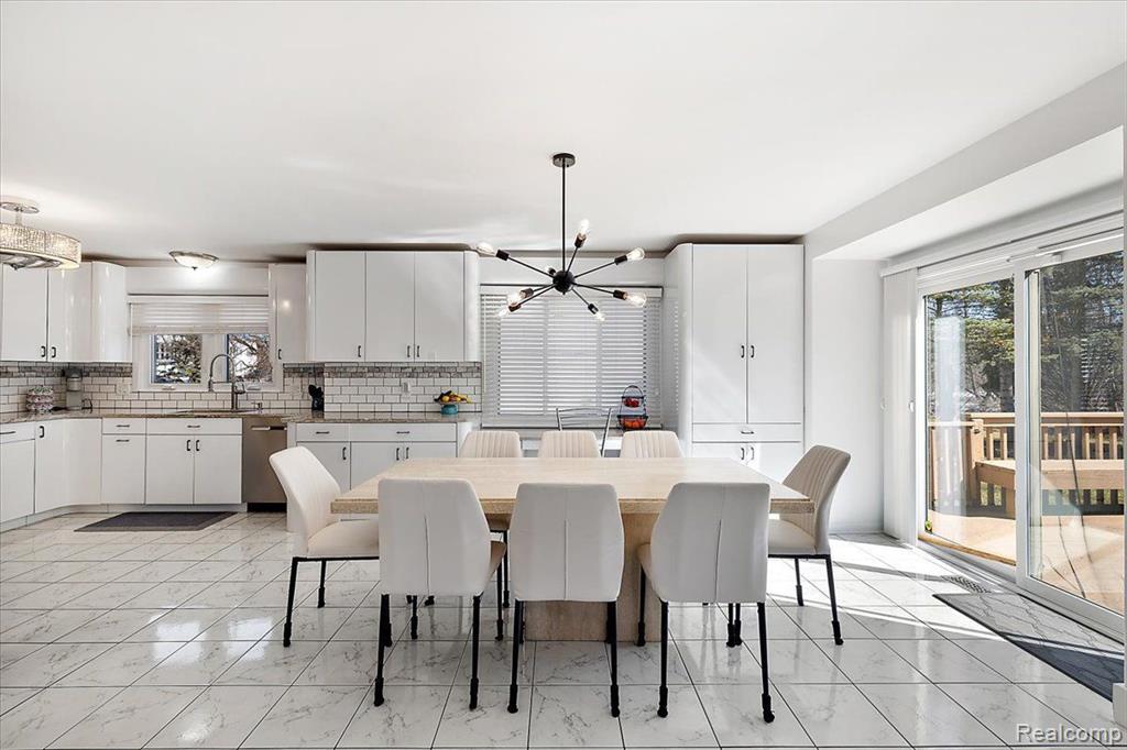 6463 ROYAL POINTE Drive, West Bloomfield, MI — Photo 16