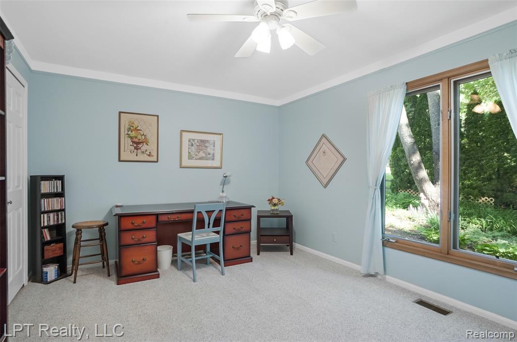 5236 Schlenker Road, Hamburg, MI — Photo 29