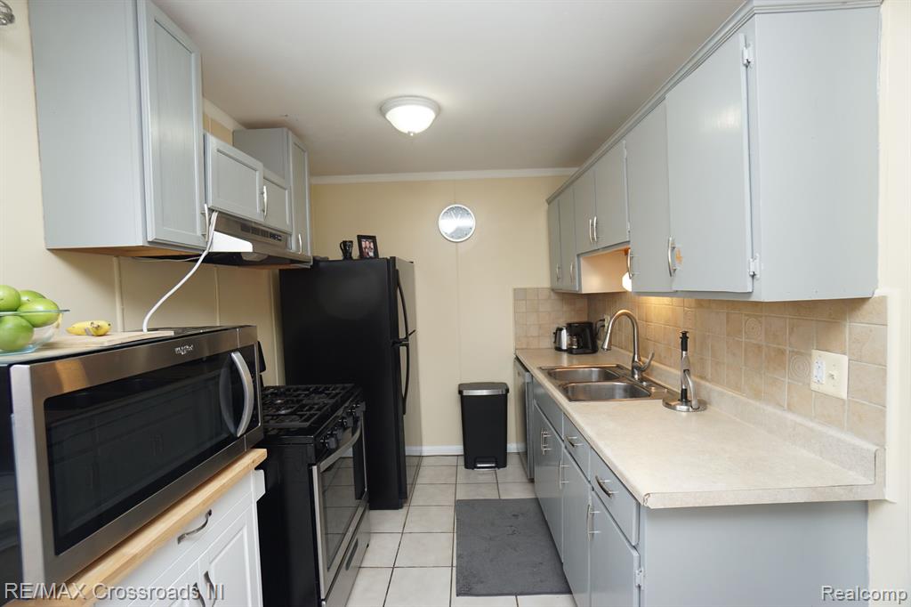 5863 BALFOUR Avenue, Allen Park, MI 48101 — Photo 10