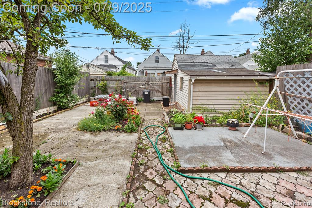 3831 Casmere Street, Hamtramck, MI 48212 — Photo 31