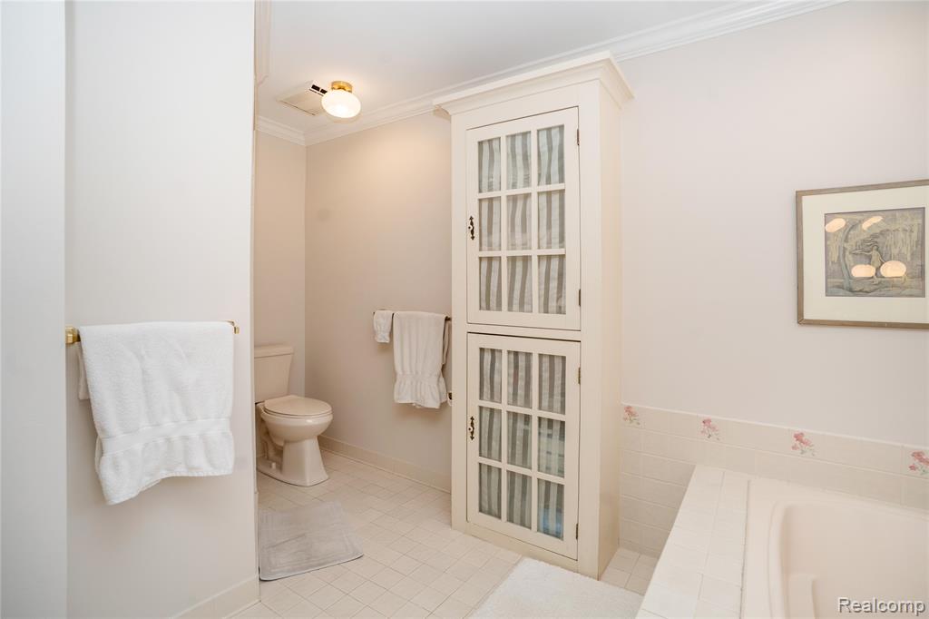 32870 Bingham Lane, Bingham Farms, MI 48025 — Photo 22