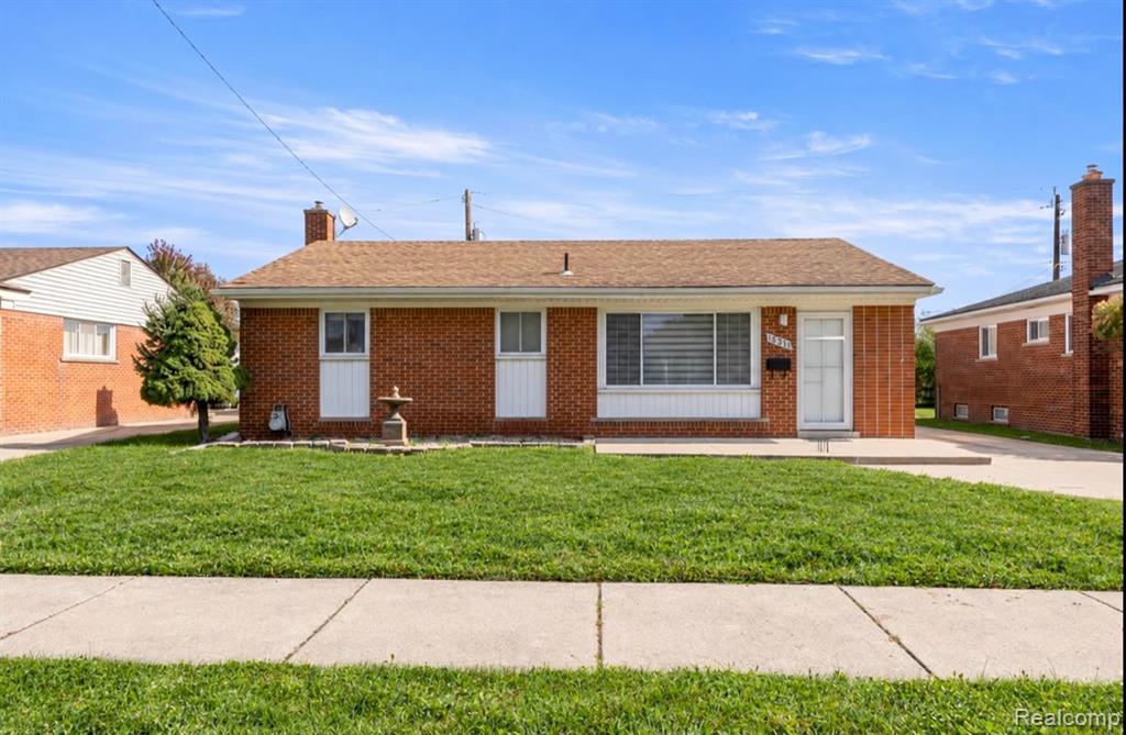 8544 Kinloch Street, Dearborn Heights, MI 48127