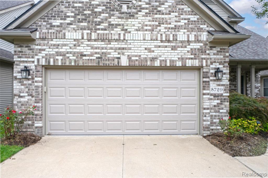 5729 Windspirit Court, 36, Waterford, MI 48327 — Photo 32