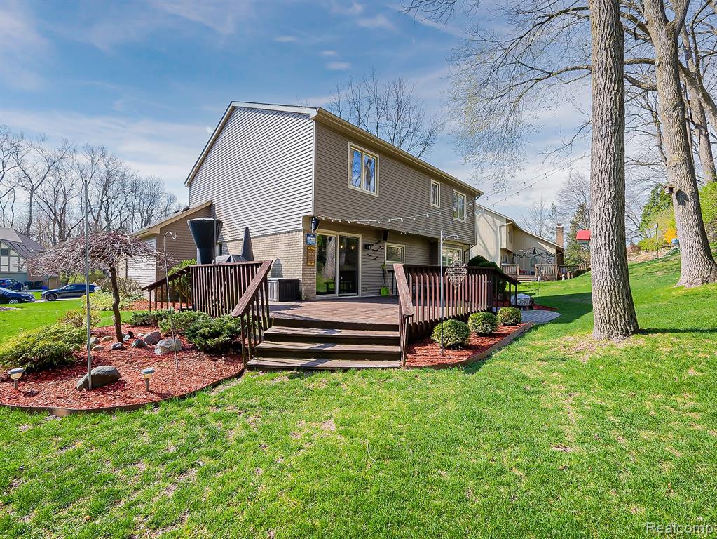 878 River Bend Drive, Rochester Hills, MI 48307 — Photo 54