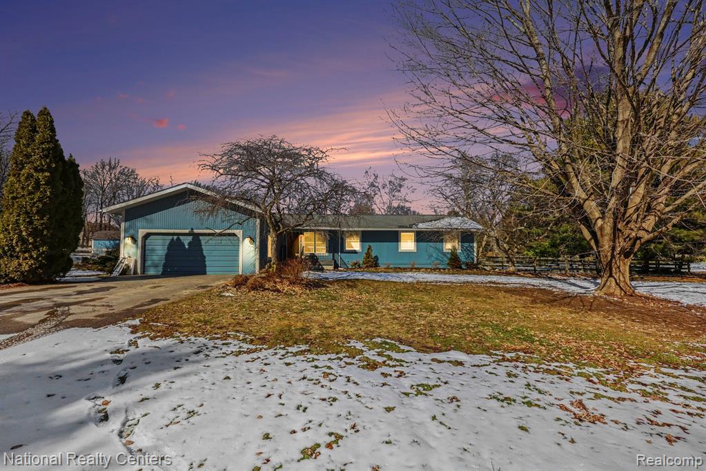 515 E Dawson Road, Milford, MI 48381 — front exterior