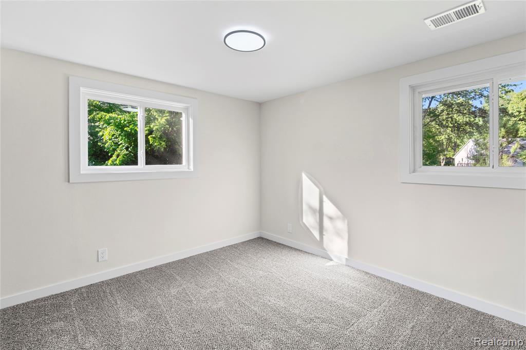 1460 W Silverbell Road, Lake Orion, MI — Photo 53