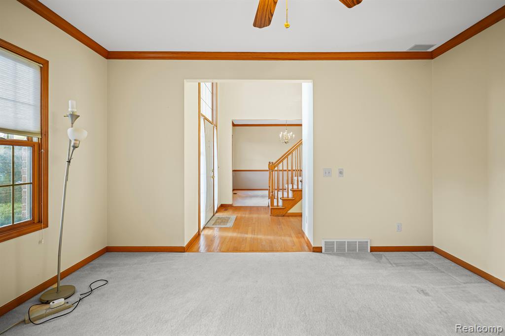 564 CHASSEUR Drive, Grand Blanc, MI 48439 — Photo 24
