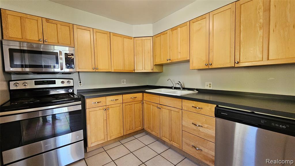 9847 Portage Lake Avenue, Pinckney, MI 48169 — Photo 4