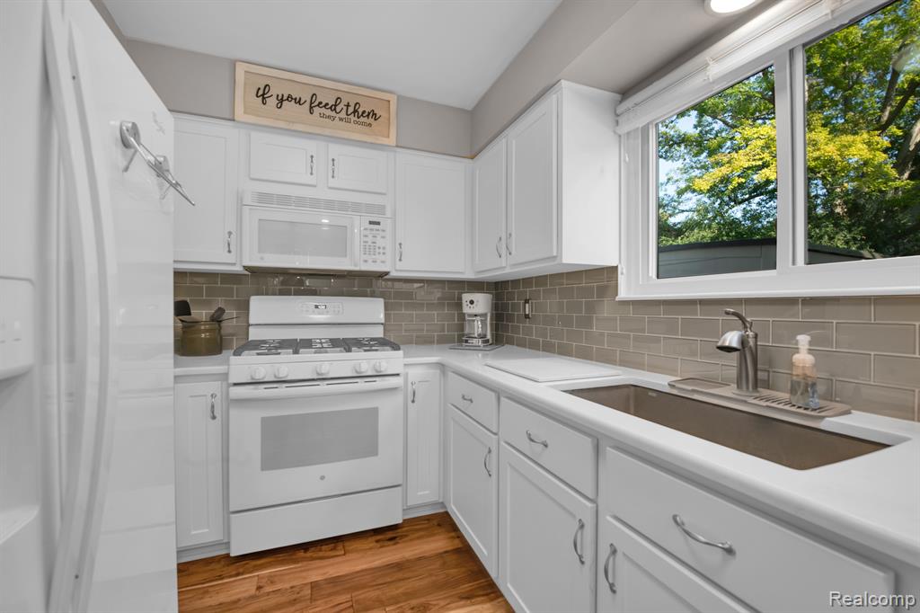 110 CONDA Lane, Oxford, MI 48371 — Photo 12