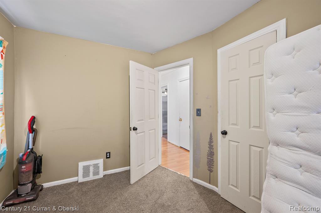 6731 ARCHDALE Street, Detroit, MI 48228 — Photo 12