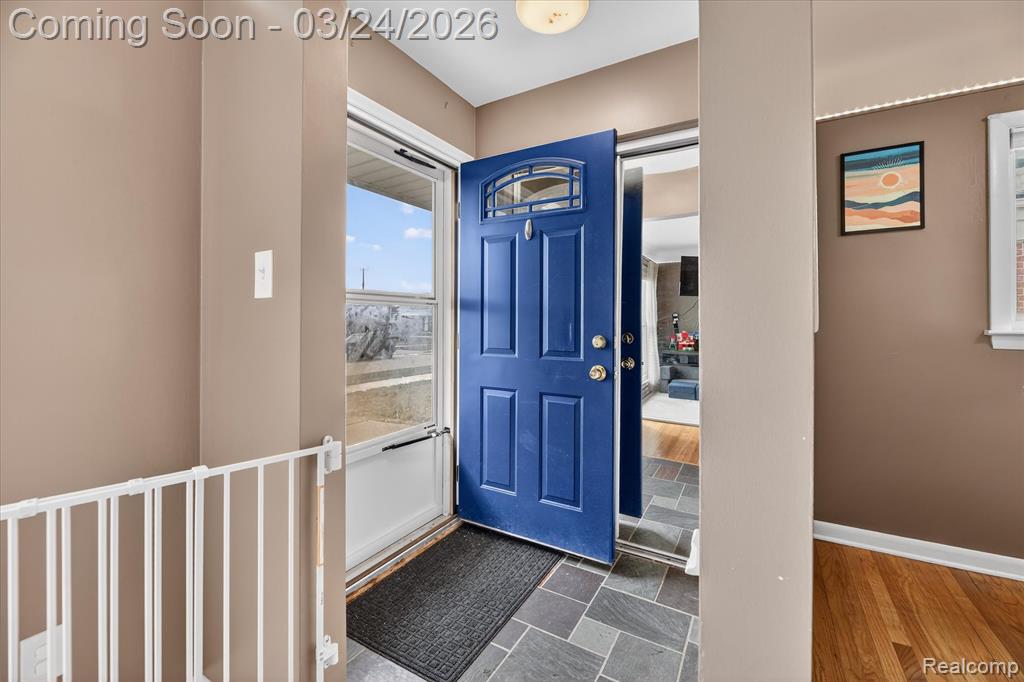18053 Airport Road, Fraser, MI 48026 — Photo 4