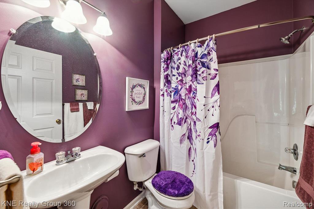 1056 SHIAWASSEE Circle, Howell, MI 48843 — Photo 36