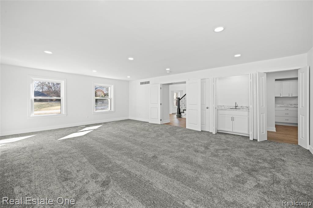5742 Springwater Lane, West Bloomfield, MI — Photo 18