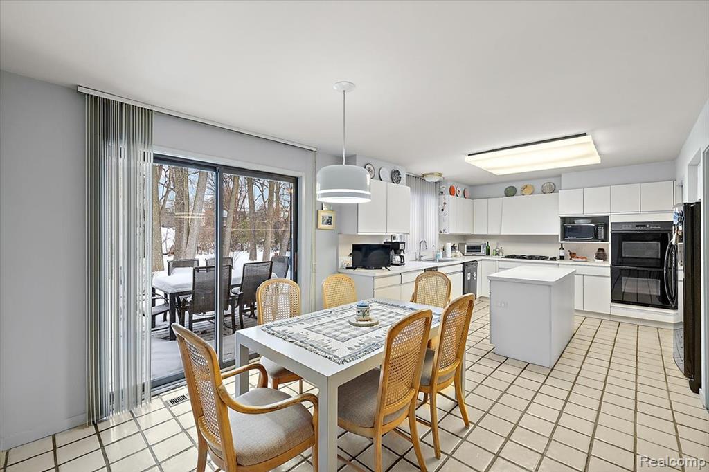 4539 Middleton Court, West Bloomfield, MI, 48323