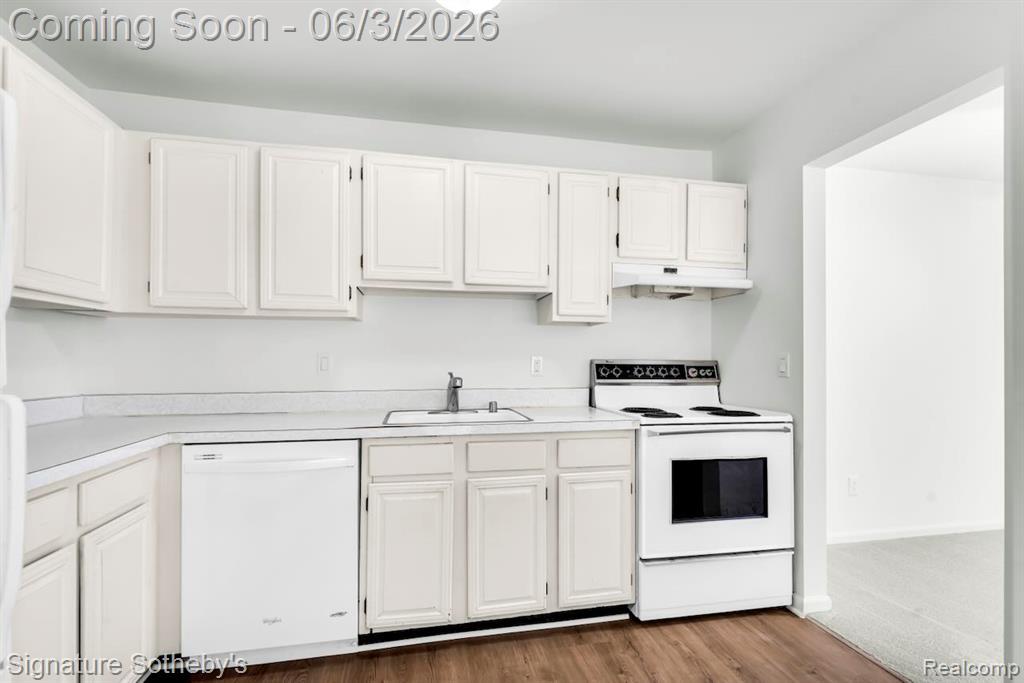 508 Sunset Lane, Saint Clair Shores, MI 48082 — Photo 11