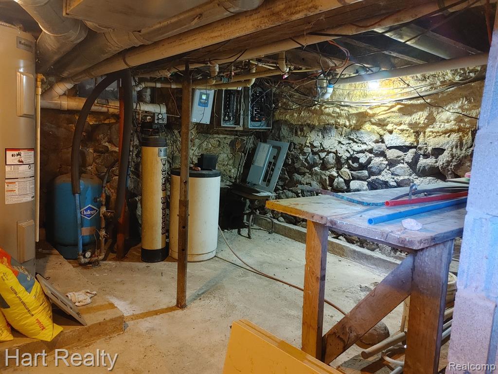 16210 HULL Road, Brown, MI 48416 — Photo 18