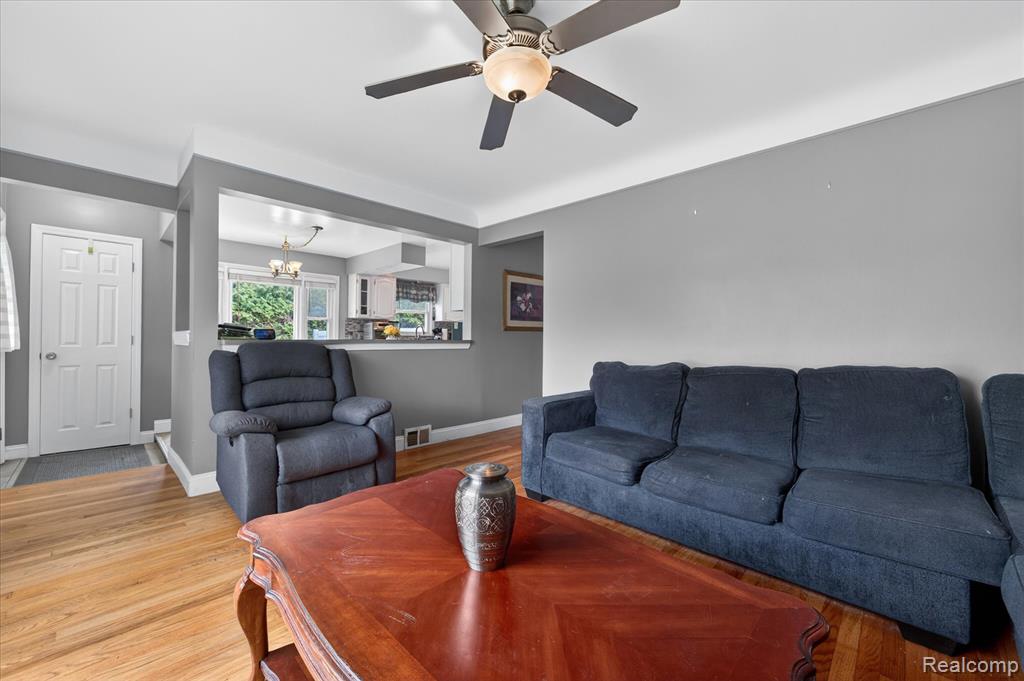 14808 LONGTIN Street, Southgate, MI 48195 — Photo 7