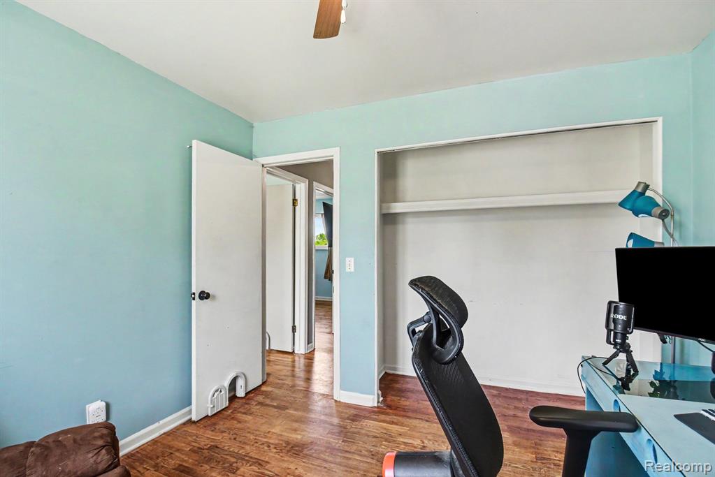 6156 Trenton Drive, Flint, MI 48532 — Photo 11