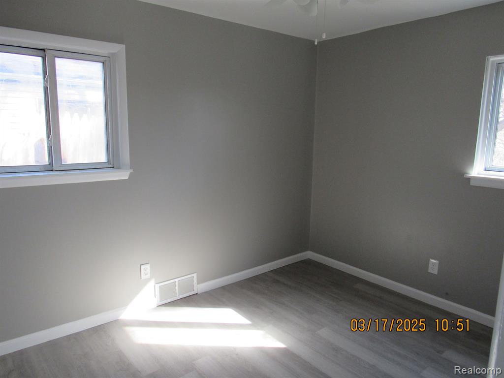 548 EMERSON Avenue, Pontiac, MI 48342 — Photo 5
