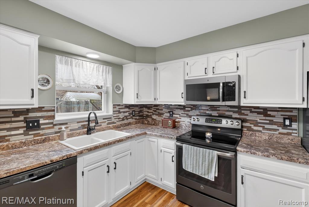 9825 Burson Drive, Brighton, MI 48116 — Photo 10