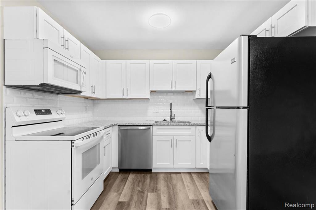 1545 CHERBONEAU, Detroit, MI 48207 — Photo 15